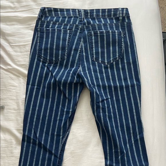Size 9 striped jeans from Ivy & Main (fits like 2-4) - Picture 1 of 3